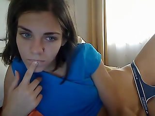 Honey luvs demonstrating her bumpers and poon on web cam